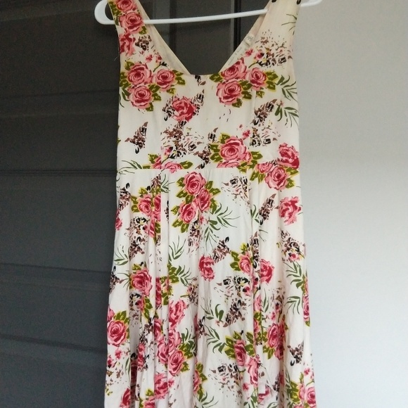 Women's dress - Picture 4 of 4